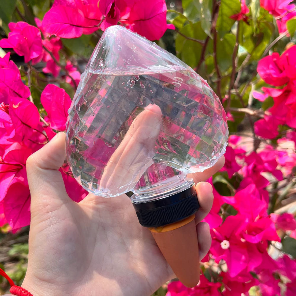 جهاز ري أوتوماتيكي على شكل قلب - مراجعة Automatic Plant Waterer وسعره